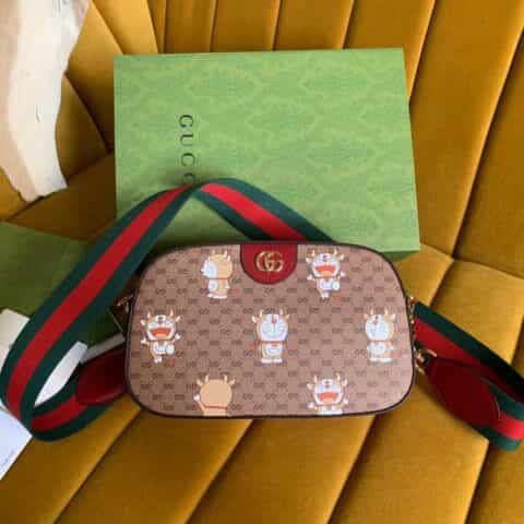 Gucci 574886 哆啦A梦联名系列新年特别款相机包