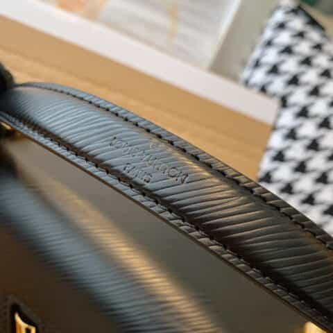 Louis Vuitton LV Twist MM Bag M57050