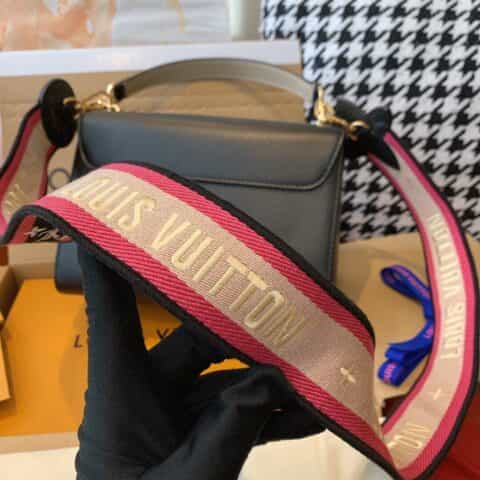 Louis Vuitton LV Twist MM Bag M57050