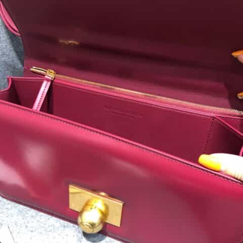 Bottega Veneta葆蝶家 Classic 28CM单肩斜挎包 578009平纹