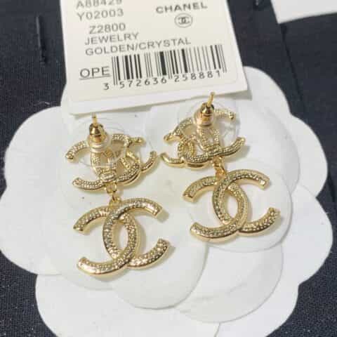 新款CHANEL香奈儿双c珍珠耳钉耳环