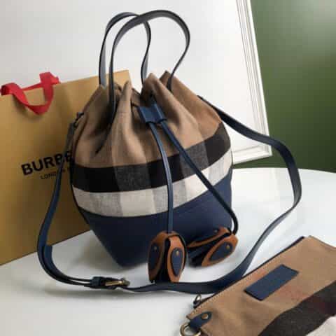 Burberry巴宝莉Canvas 格纹水桶包3211