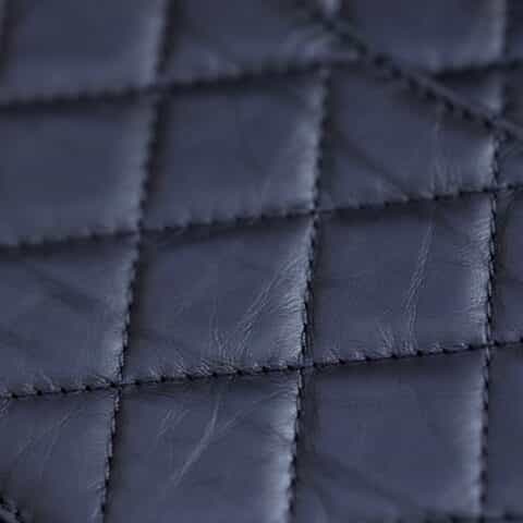 Chanel香奈儿 复刻2.55 reissue系列单肩斜挎包 A37587金扣