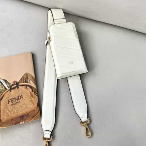 FENDI芬迪牛皮个性化手机套902