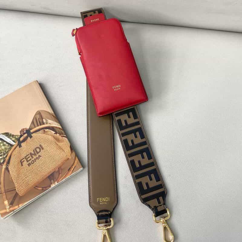 FENDI芬迪牛皮个性化手机套902