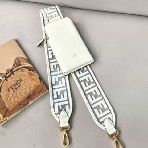 FENDI芬迪牛皮个性化手机套902