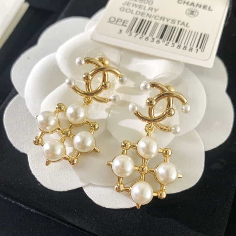 新款 CHANEL香奈儿双c珍珠耳钉耳环