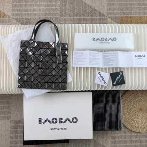 Issey Miyake三宅一生BaoBao新款7格手提袋