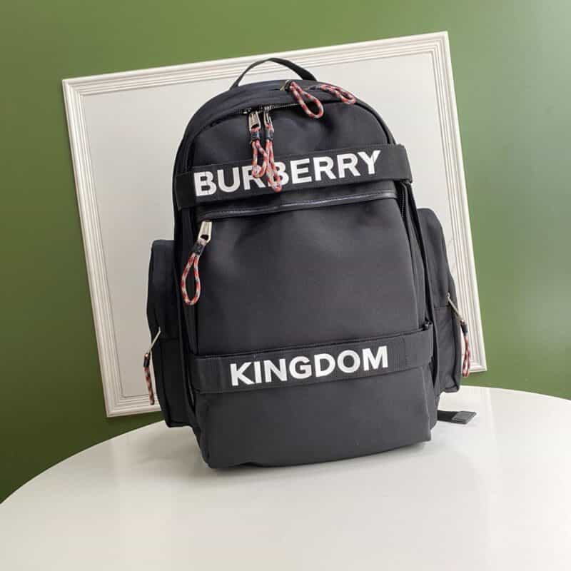 Burberry巴宝莉实用主义尼龙双肩包