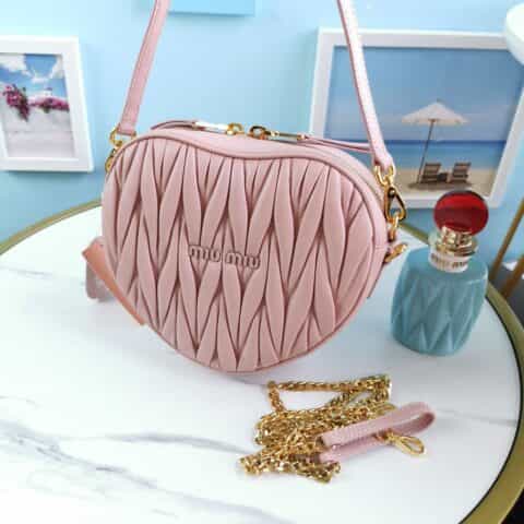 MIUMIU缪缪皱褶凸纹压花顶级进口Matelasse小羊皮桃心包5BH166