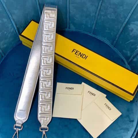 FENDI芬迪双FLOGO标志性柔软小牛皮长肩带709B