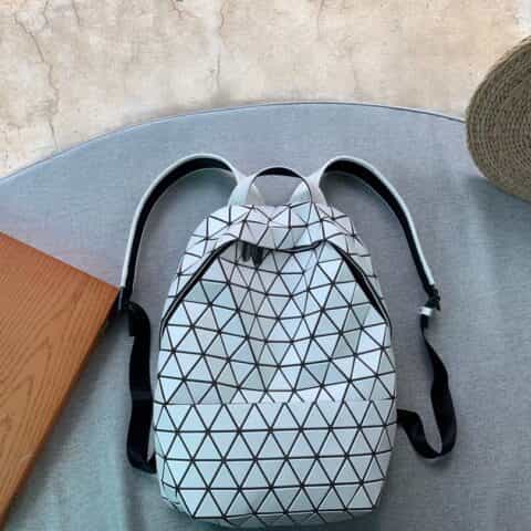 三宅一生黑色简约双肩背包BB76-AG281