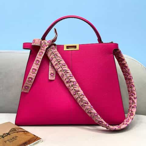 FENDI芬迪经典荔枝纹皮纯手工缝制peekaboo手袋305M