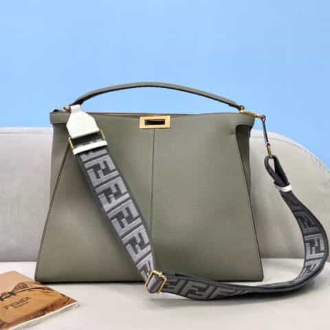 FENDI芬迪经典荔枝纹皮纯手工缝制peekaboo手袋305M