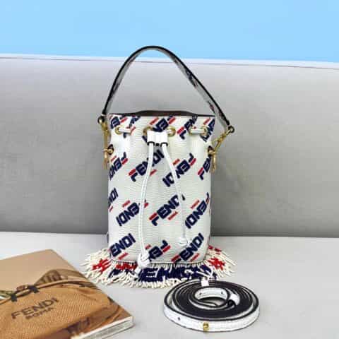 FENDI芬迪手工制作珠子流苏丝印FD字样水桶包031