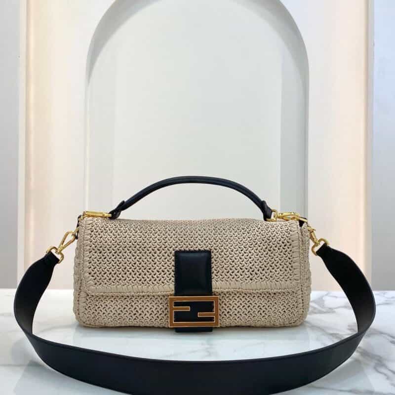 FENDI芬迪拉菲草纯手工BAGUETTE手袋8271