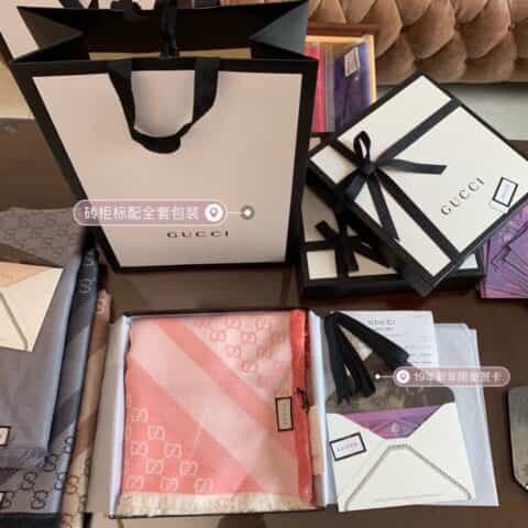GUCCI古驰字母图案100%丝毛材质围巾