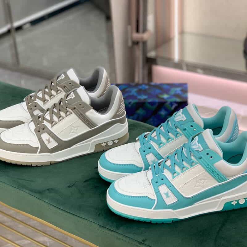 LV/路易威登   采用压印荔面小牛皮制成Vuitton 标识男士运动跑鞋