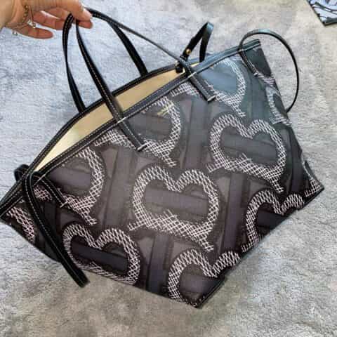 Burberry巴宝莉Beach Tote – 沙滩托特包