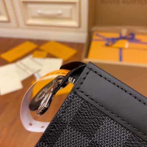 Louis Vuitton LV Pochette Voyage手拿包 N60444