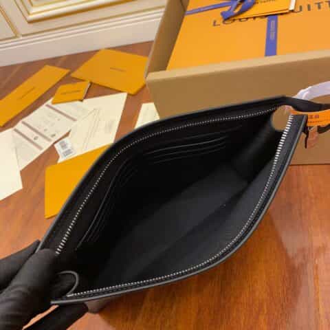 Louis Vuitton LV Pochette Voyage手拿包 N60444