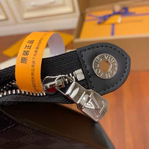Louis Vuitton LV Pochette Voyage手拿包 N60444