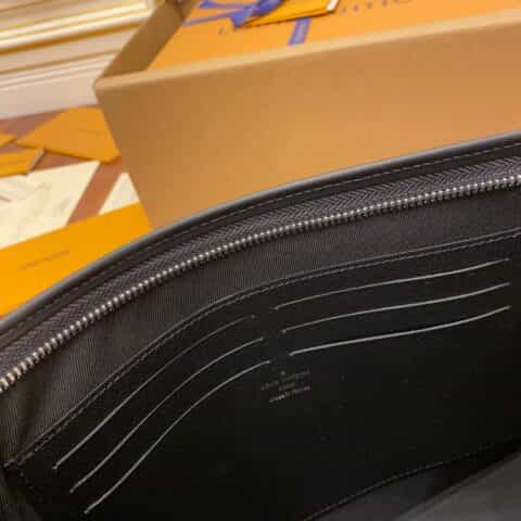 Louis Vuitton LV Pochette Voyage手拿包 N60444
