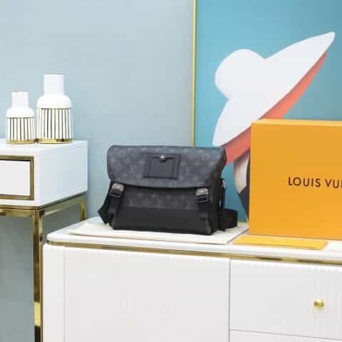 Louis Vuitton LV Messenger PM Voyager斜挎邮差包M40511