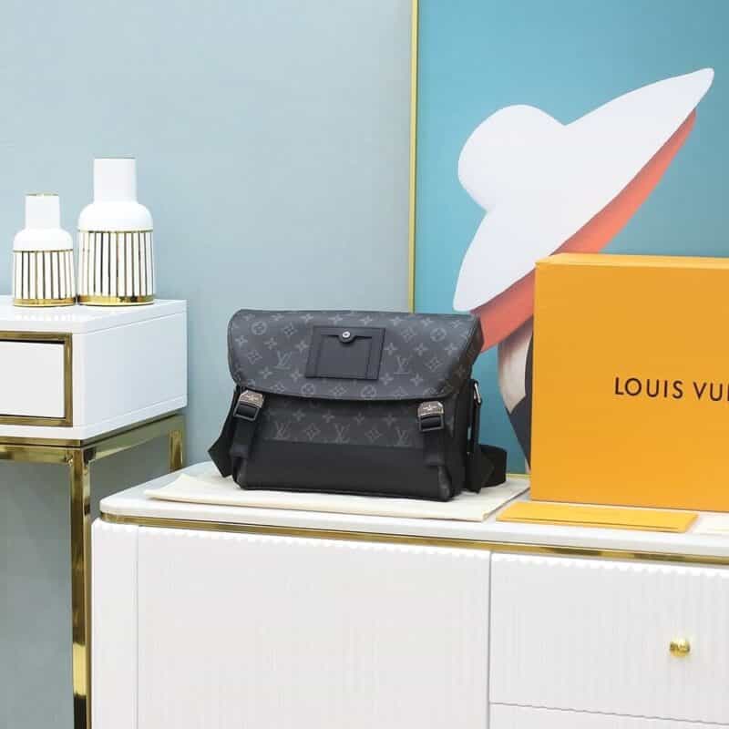 Louis Vuitton LV Messenger PM Voyager斜挎邮差包M40511