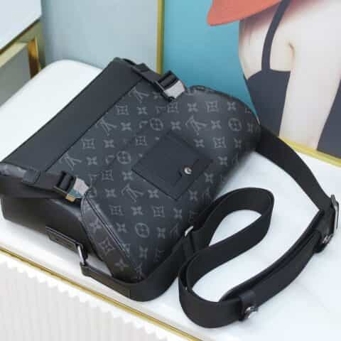 Louis Vuitton LV Messenger PM Voyager斜挎邮差包M40511