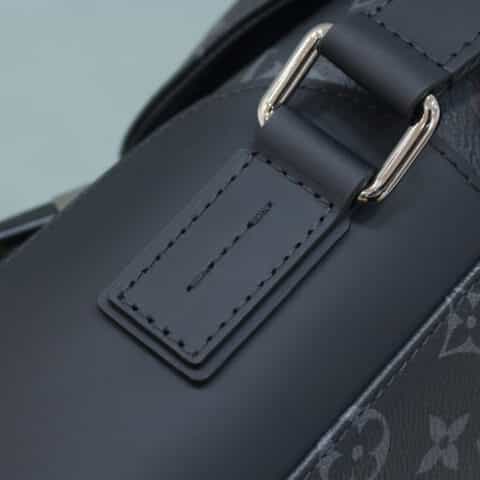 Louis Vuitton LV Messenger PM Voyager斜挎邮差包M40511