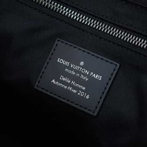 Louis Vuitton LV Messenger PM Voyager斜挎邮差包M40511