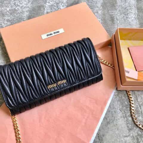 MIUMIU缪缪经典提花压纹顶级进口小羊皮拉链钱夹5DH002