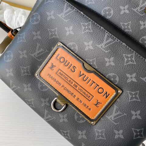 Louis Vuitton LV Discovery双肩包 M45218