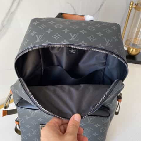 Louis Vuitton LV Discovery双肩包 M45218
