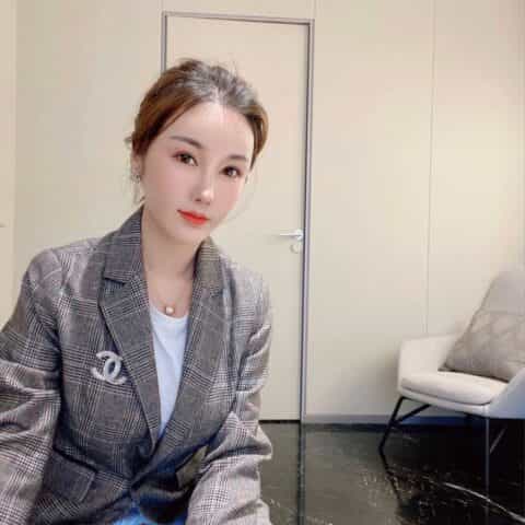 新款 CHANEL香奈儿双c方钻胸针