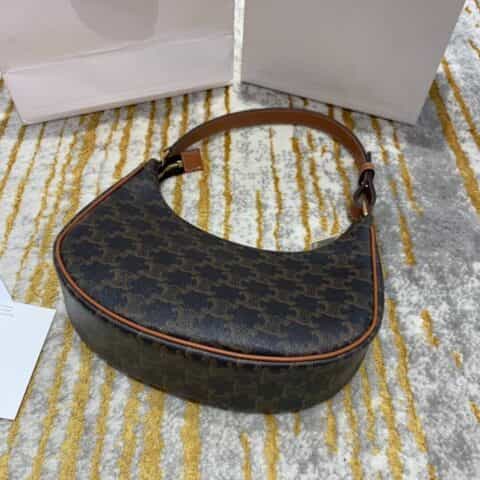Celine思琳 Ava Bag in Triomphe Canvas 腋下包 193952