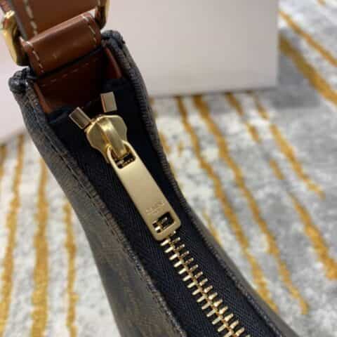 Celine思琳 Ava Bag in Triomphe Canvas 腋下包 193952