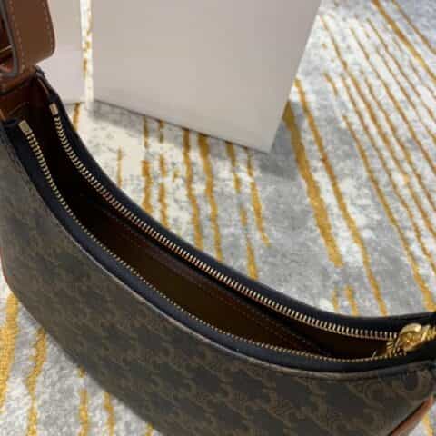 Celine思琳 Ava Bag in Triomphe Canvas 腋下包 193952