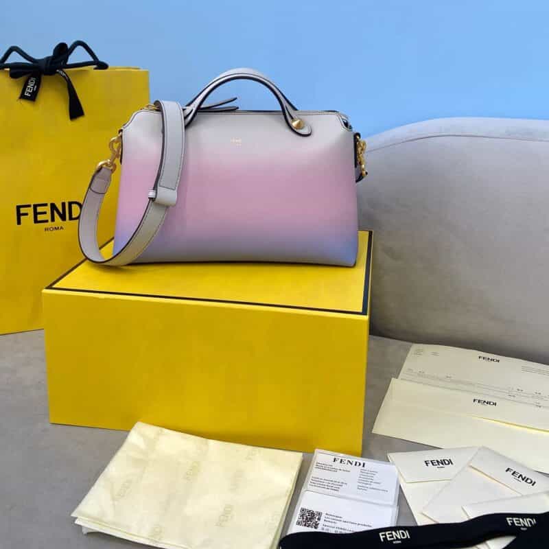 FENDI芬迪渐变色波士顿手提包8281
