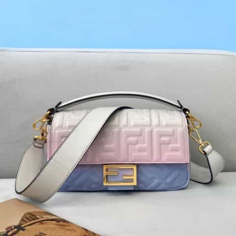 FENDI芬迪小羊皮渐变色BAGUETTE手袋8285