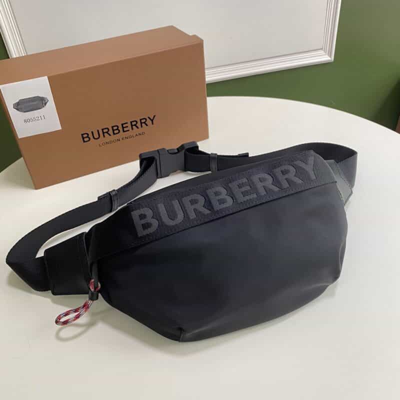 Burberry巴宝莉尼龙材质腰包
