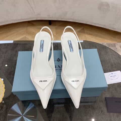 PRADA普拉达   2021春夏新品混种羊皮内里女士凉鞋