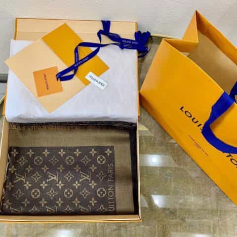 LV路易威登Shine Monogram 染色纱线金属丝混纺披肩M75122 M70805 M75120 M75121 M75123