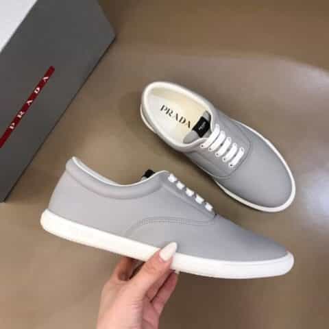 PRADA/普拉达   进口头层小牛皮材质新品男士小牛皮系带运动鞋