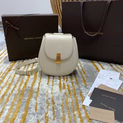Bottega Veneta葆蝶家 Belt Bag 小猪包 576643白色