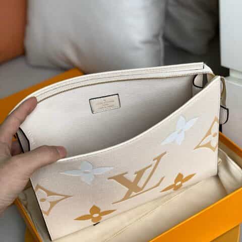 Louis Vuitton LV Toiletry Pouch 26 盥洗袋 M80504