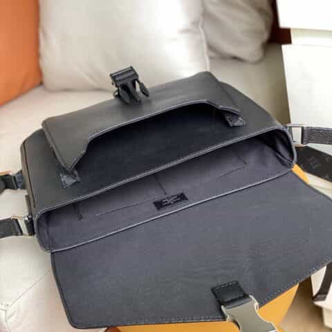 Louis Vuitton LV New Messenger K45 邮差包 M30746