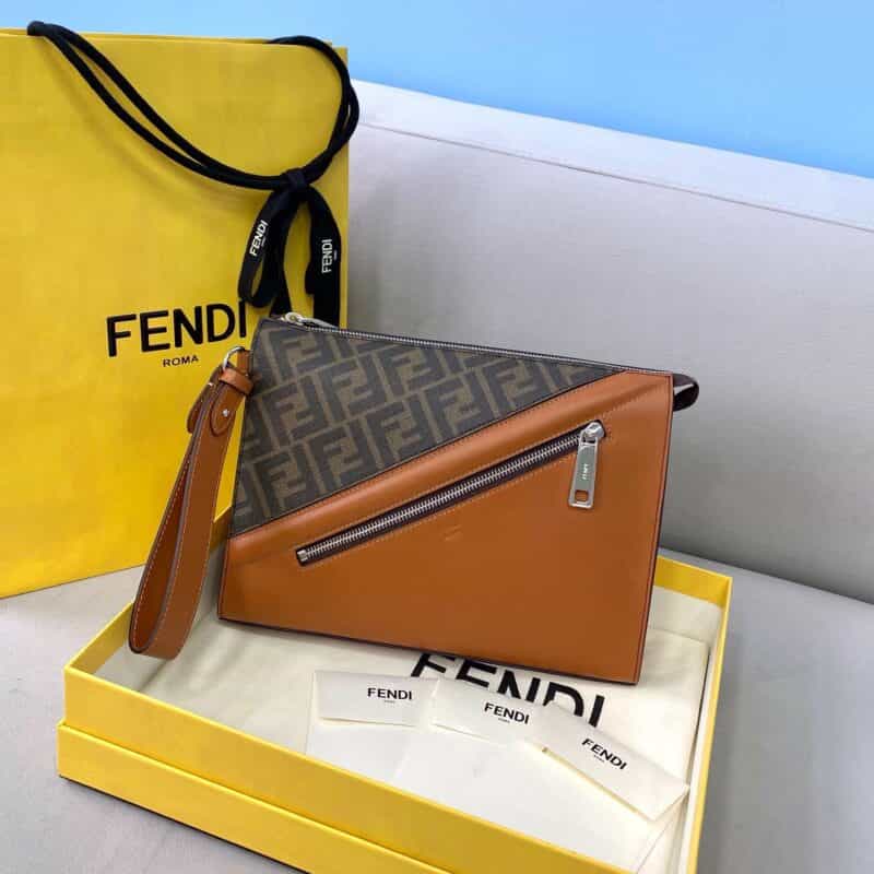 FENDI芬迪简洁百搭复古风手包8351B