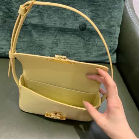 Celine思琳 Triomphe亮面牛皮革肩背包 194143小鸡黄